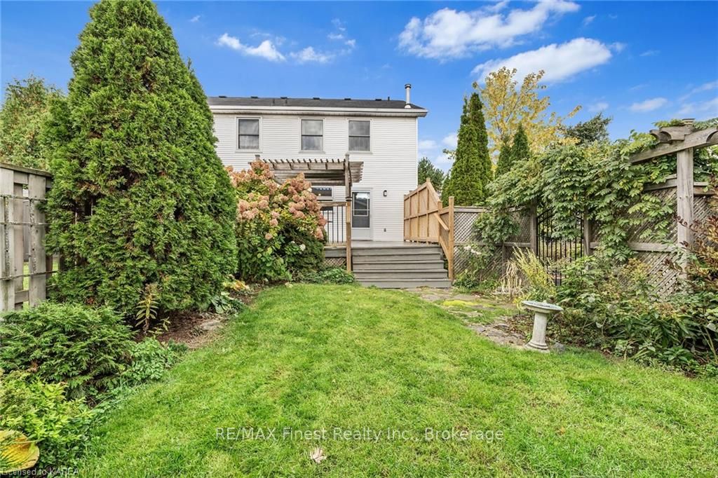 Photo 19 of 60 Mckeown Crescent, Loyalist, Amherstview — HOMEH
