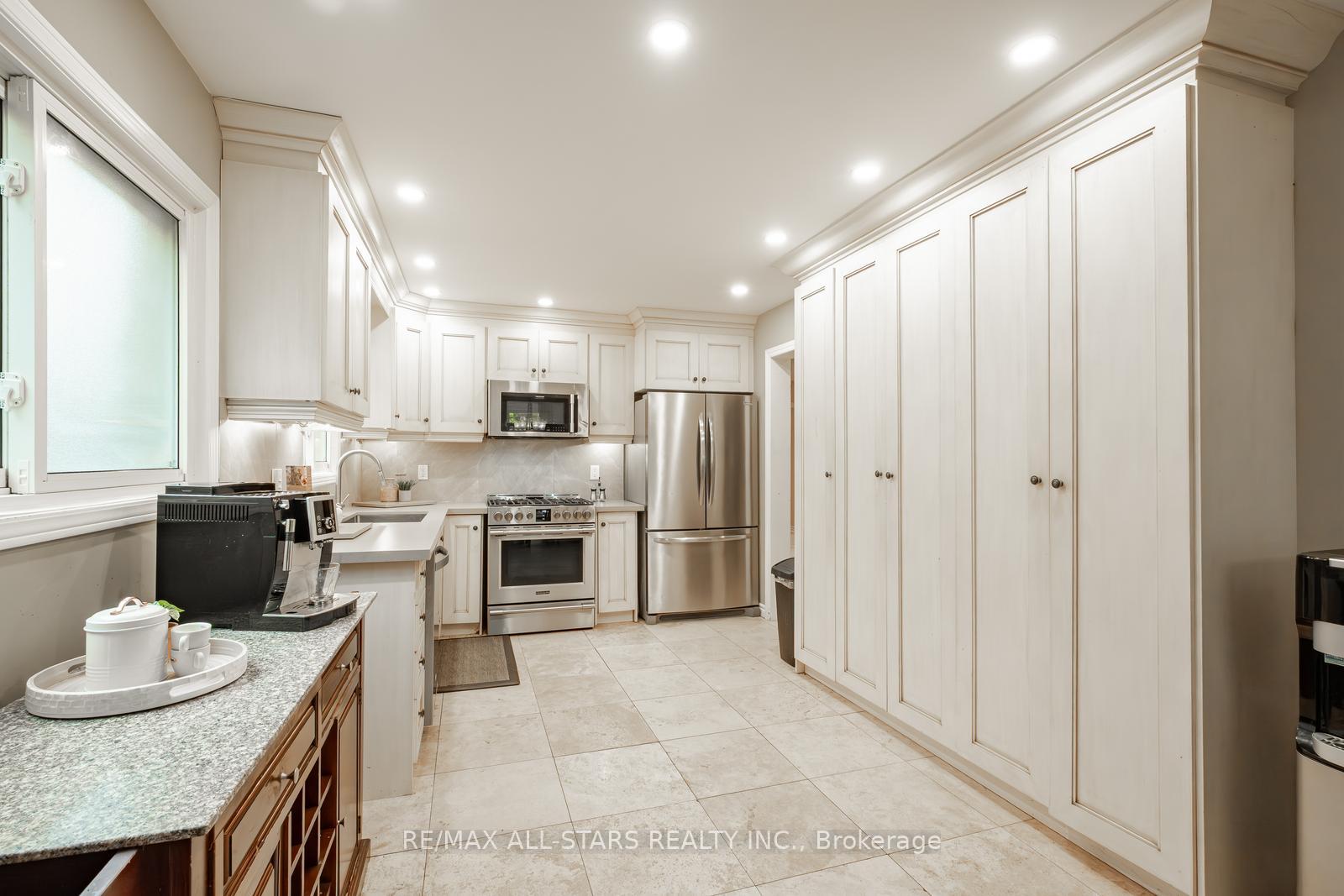 Photo 13 of 164 Major Buttons Drive, Markham, Sherwood-Amberglen — HOMEH
