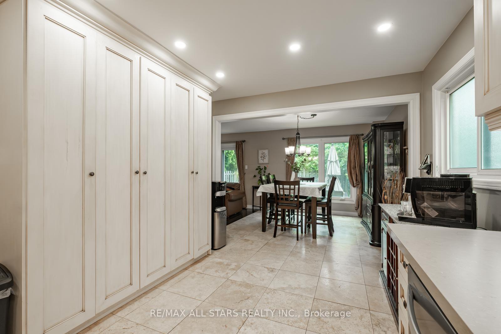Photo 16 of 164 Major Buttons Drive, Markham, Sherwood-Amberglen — HOMEH