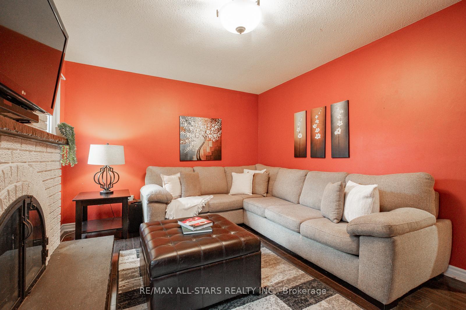 Photo 18 of 164 Major Buttons Drive, Markham, Sherwood-Amberglen — HOMEH