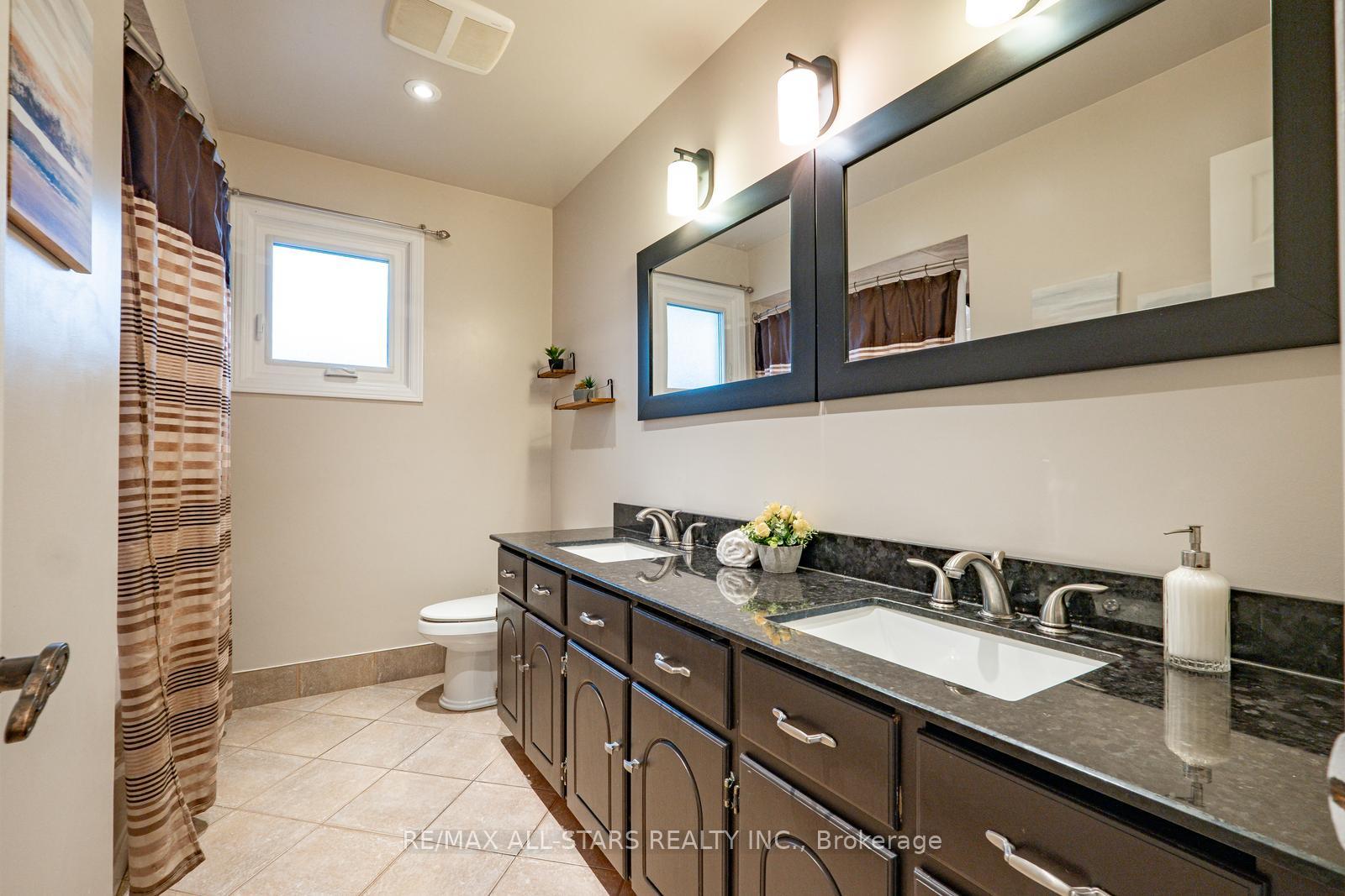 Photo 31 of 164 Major Buttons Drive, Markham, Sherwood-Amberglen — HOMEH