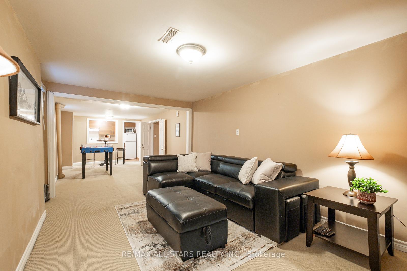 Photo 35 of 164 Major Buttons Drive, Markham, Sherwood-Amberglen — HOMEH