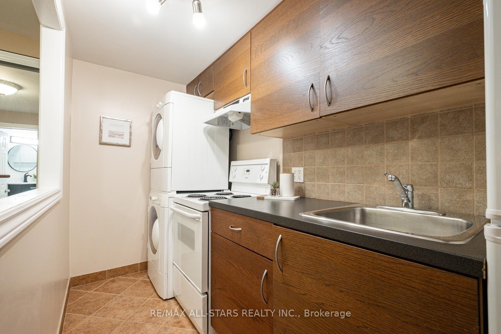 Photo 38 of 164 Major Buttons Drive, Markham, Sherwood-Amberglen — HOMEH