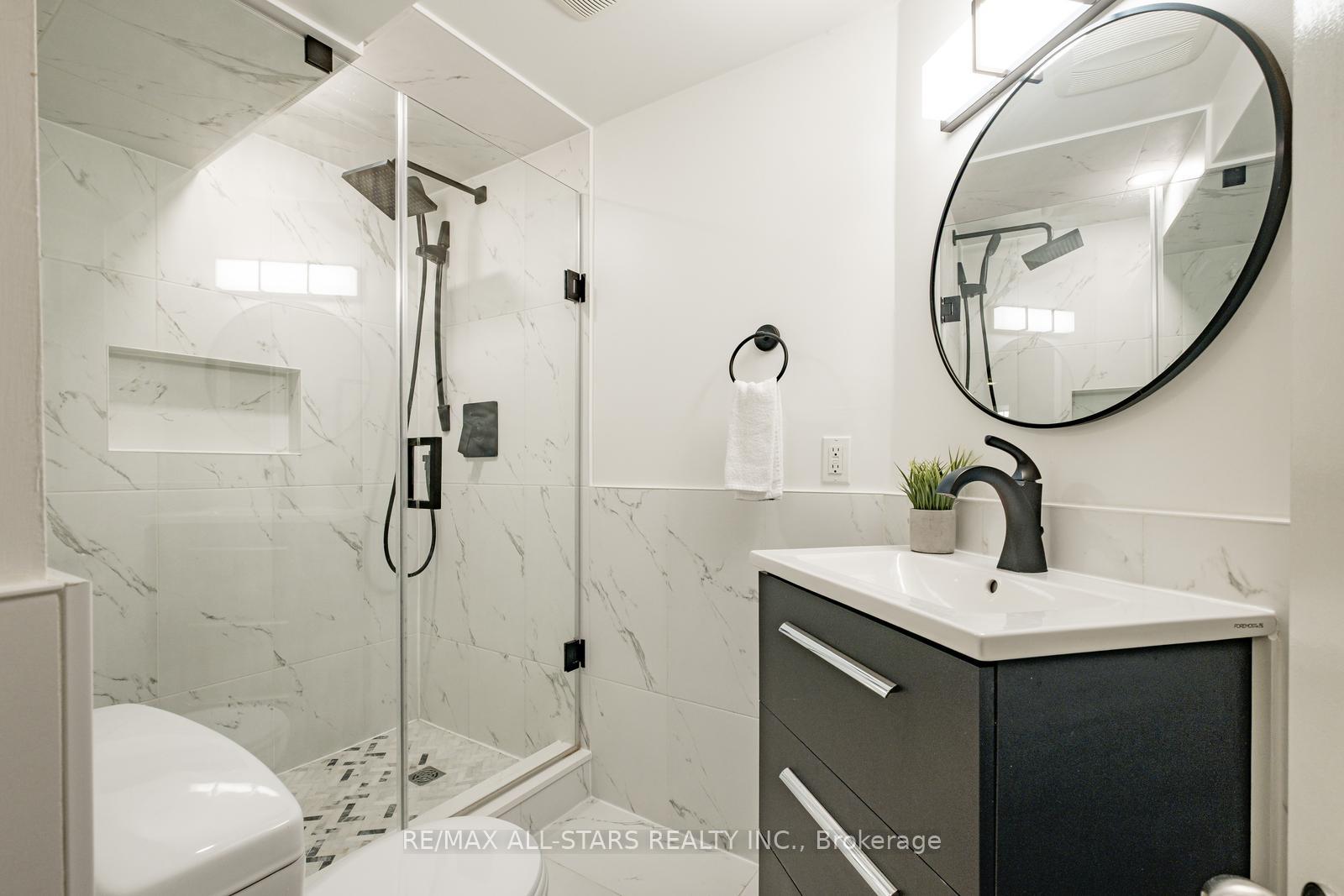 Photo 39 of 164 Major Buttons Drive, Markham, Sherwood-Amberglen — HOMEH
