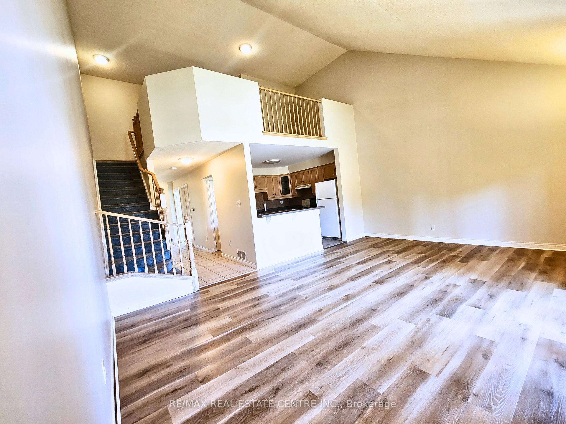 Photo 4 of 61 Dynasty Avenue, Hamilton, Stoney Creek — HOMEH