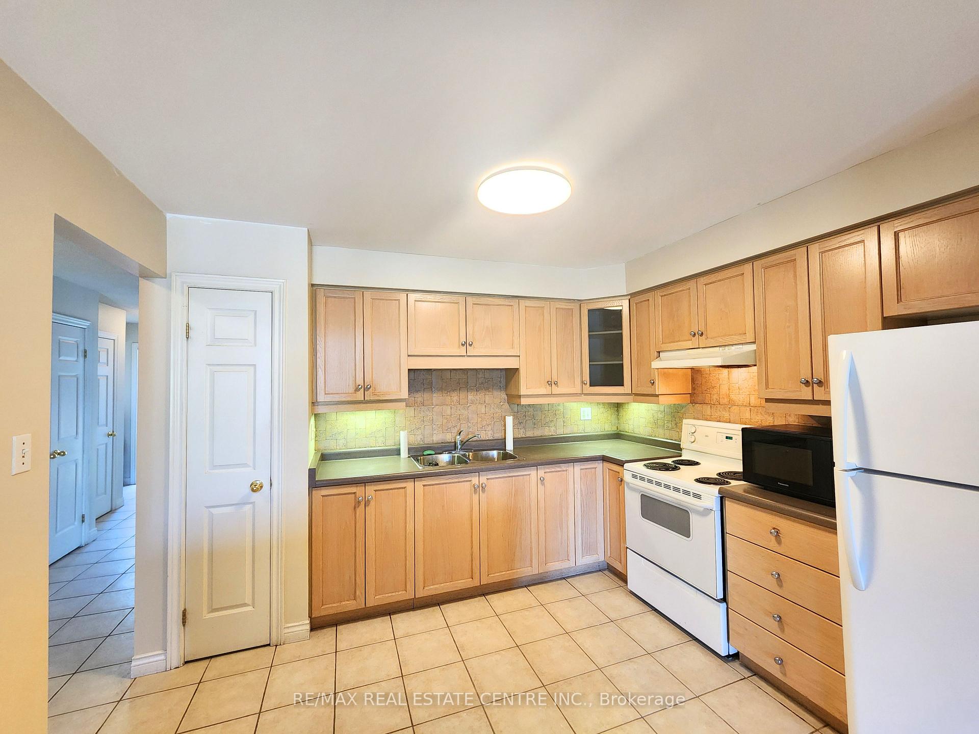 Photo 7 of 61 Dynasty Avenue, Hamilton, Stoney Creek — HOMEH