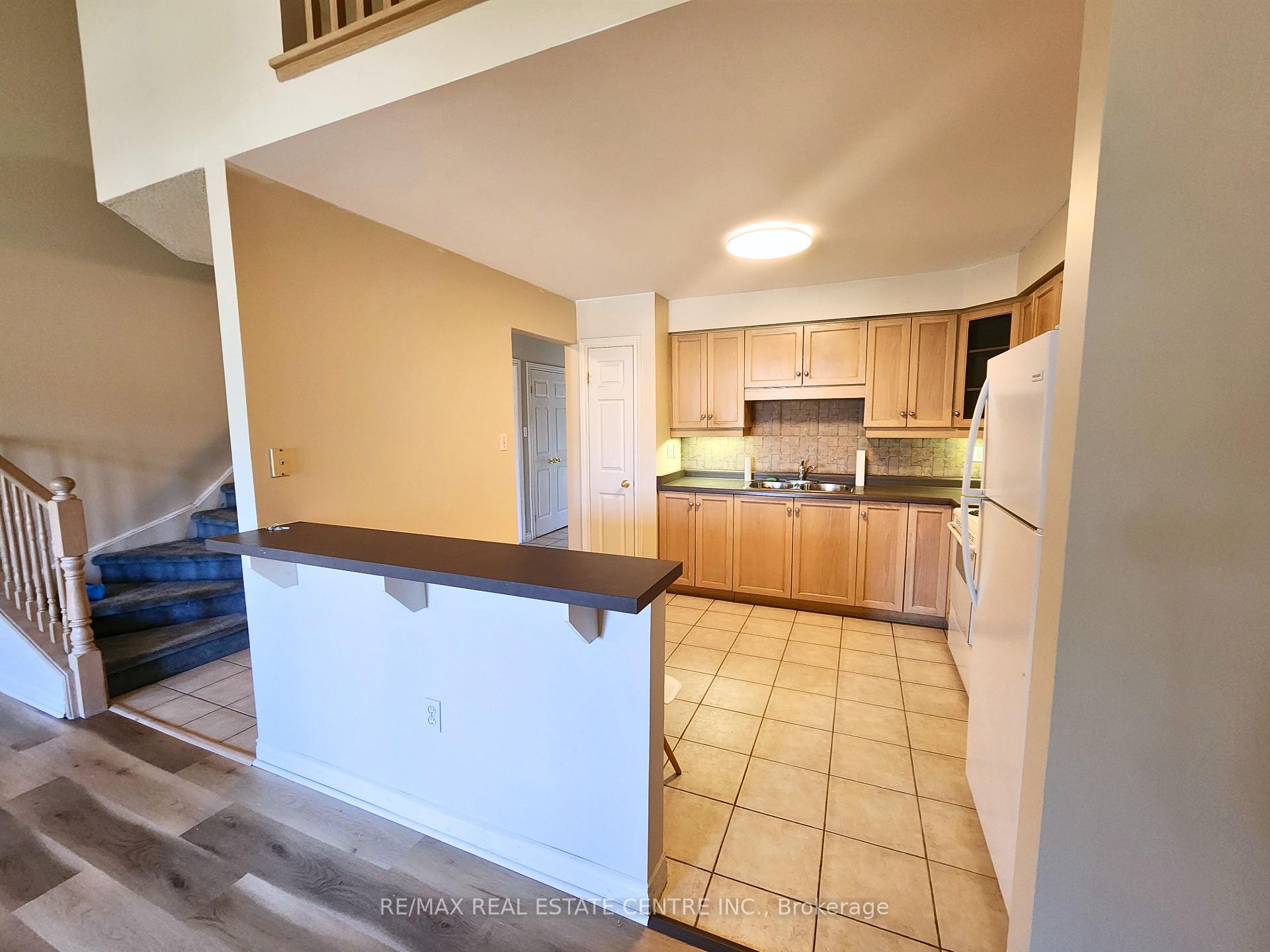 Photo 8 of 61 Dynasty Avenue, Hamilton, Stoney Creek — HOMEH