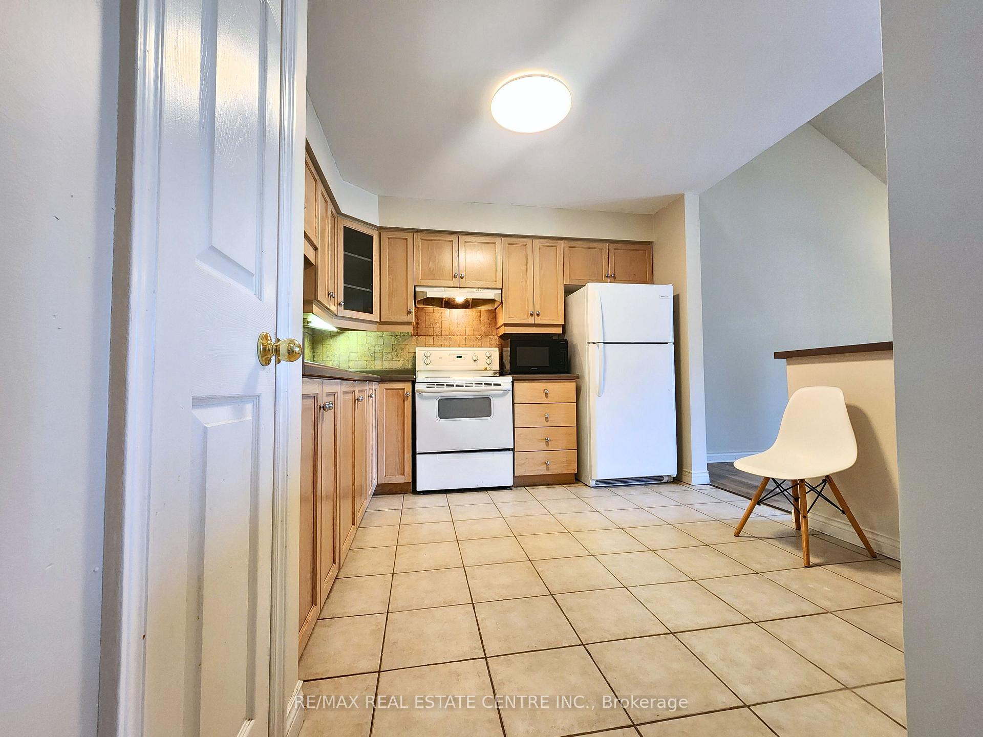Photo 9 of 61 Dynasty Avenue, Hamilton, Stoney Creek — HOMEH