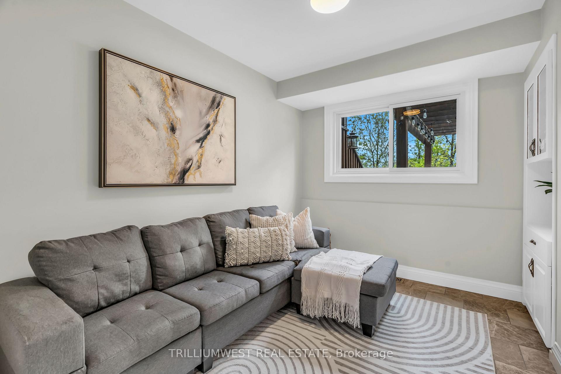 Photo 6 of 36 Blackfriars Place, Kitchener — HOMEH