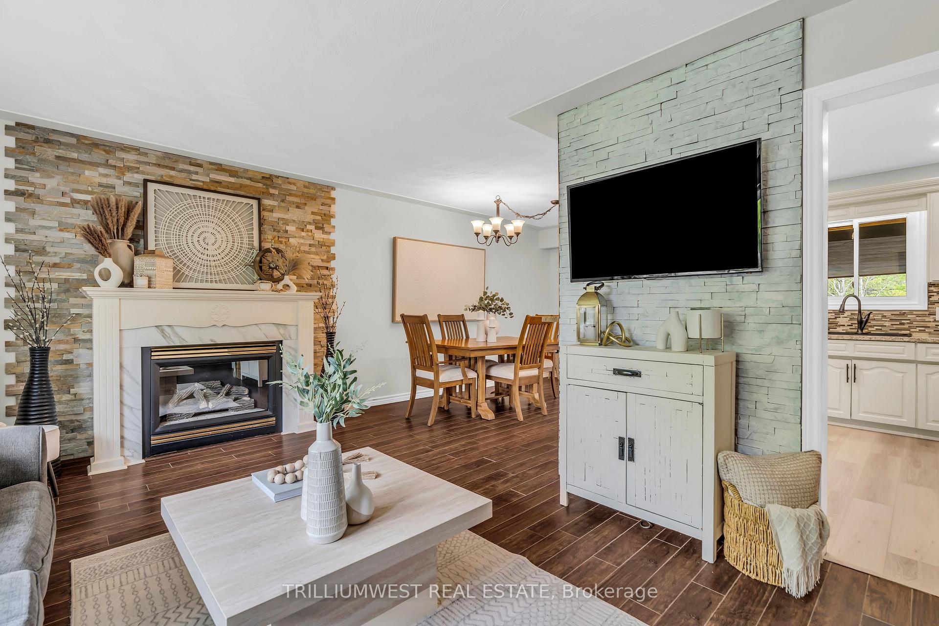 Photo 9 of 36 Blackfriars Place, Kitchener — HOMEH