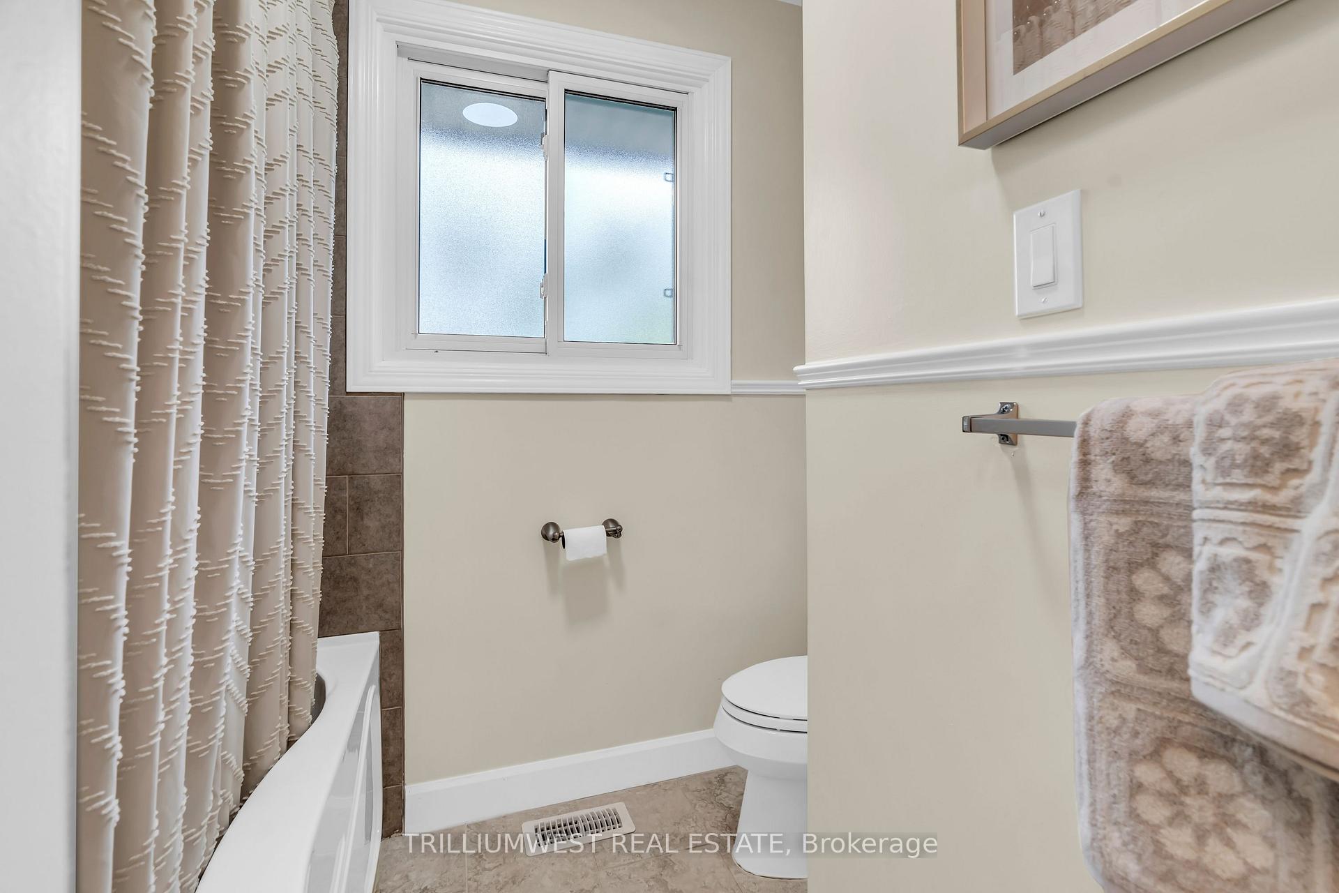 Photo 22 of 36 Blackfriars Place, Kitchener — HOMEH