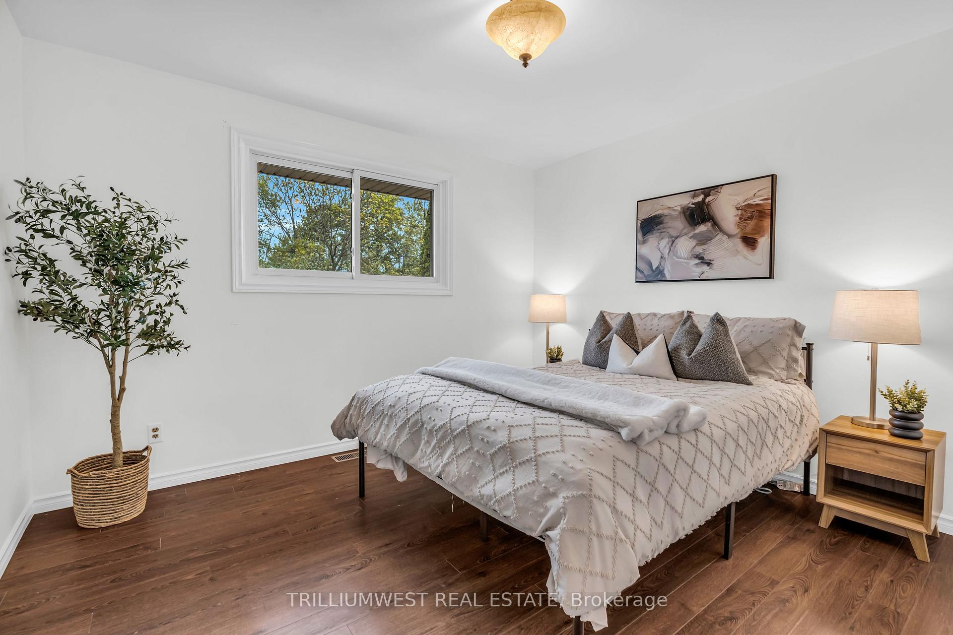 Photo 23 of 36 Blackfriars Place, Kitchener — HOMEH