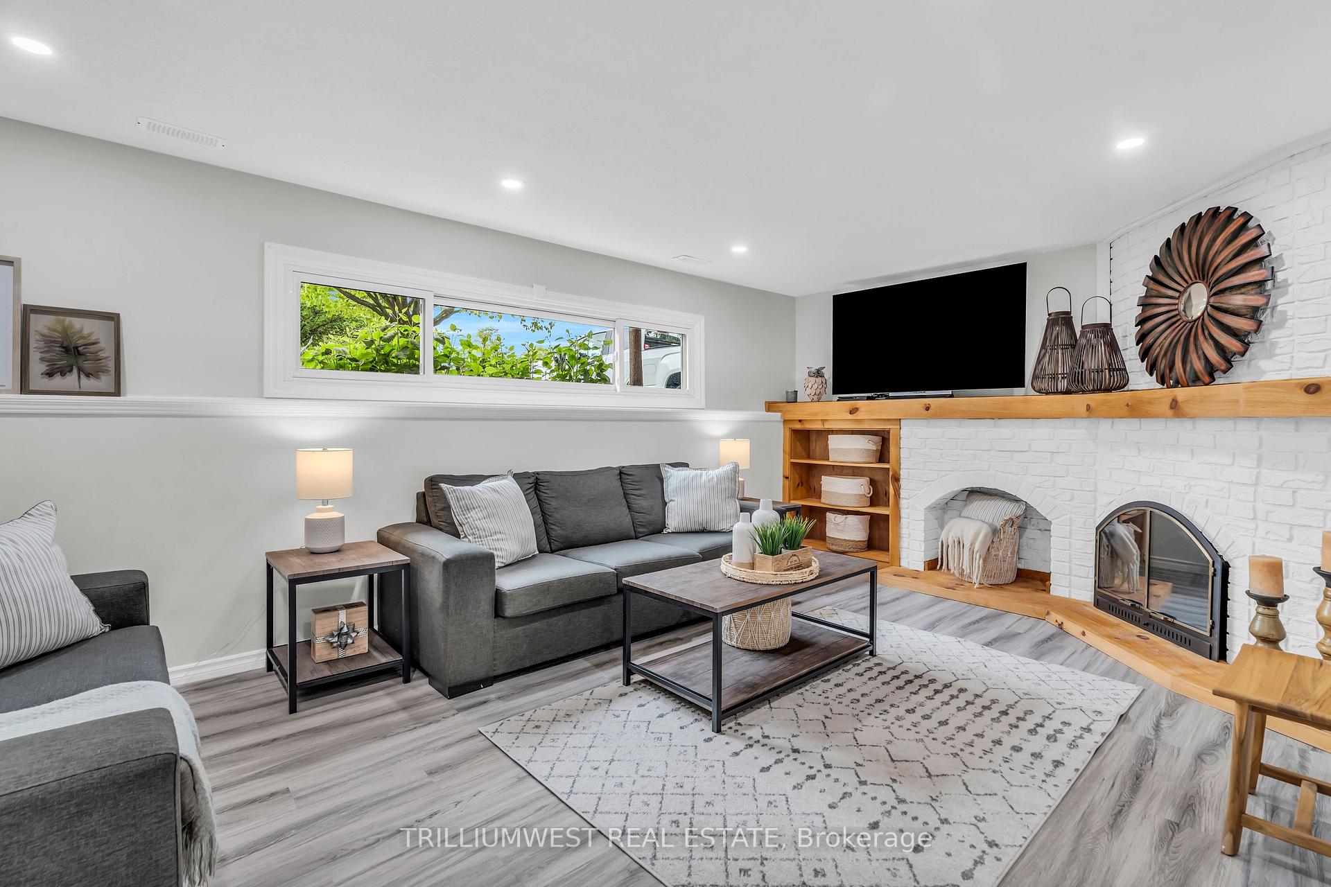 Photo 26 of 36 Blackfriars Place, Kitchener — HOMEH