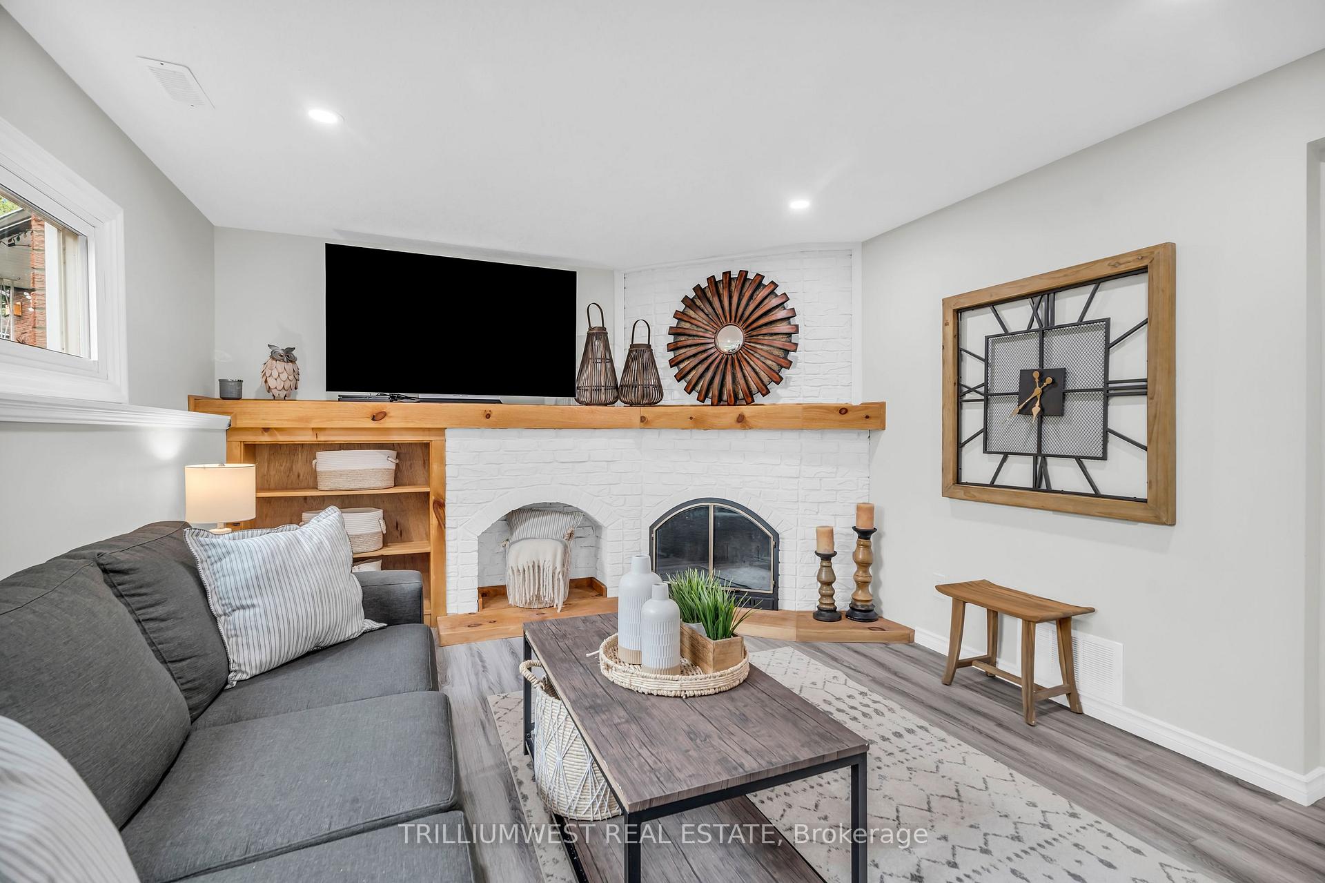 Photo 27 of 36 Blackfriars Place, Kitchener — HOMEH