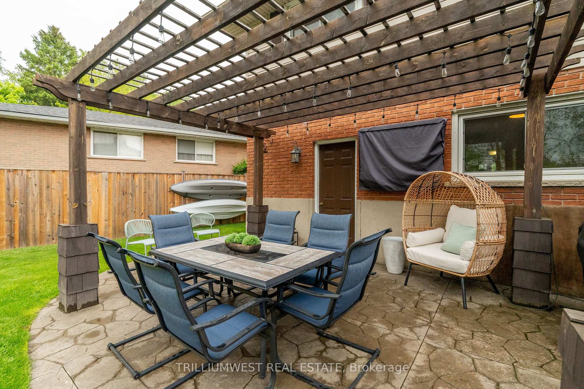 Photo 31 of 36 Blackfriars Place, Kitchener — HOMEH