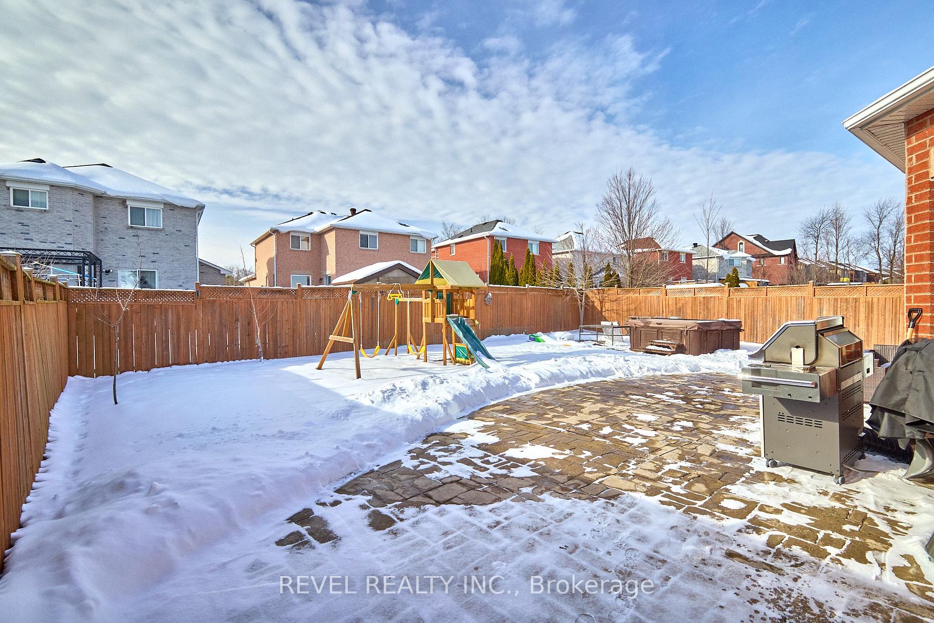 Photo 28 of 1979 Romina Court, Innisfil, Alcona — HOMEH