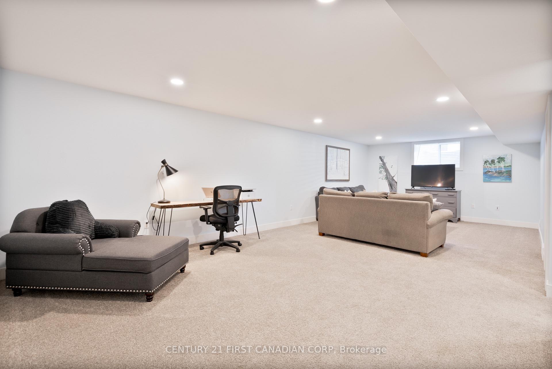 Photo 23 of 302 Songbird Lane, Middlesex Centre, Ilderton — HOMEH