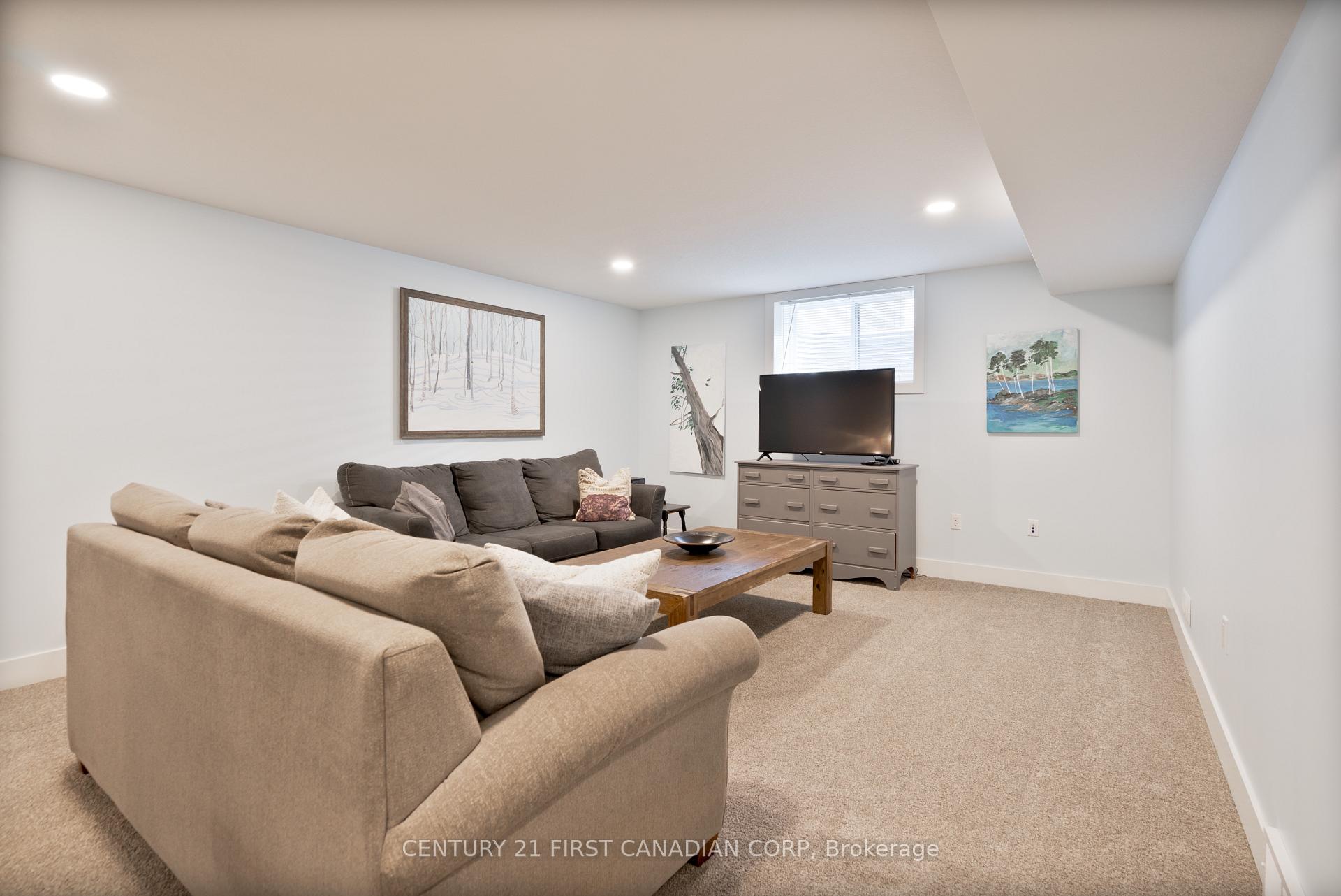 Photo 24 of 302 Songbird Lane, Middlesex Centre, Ilderton — HOMEH