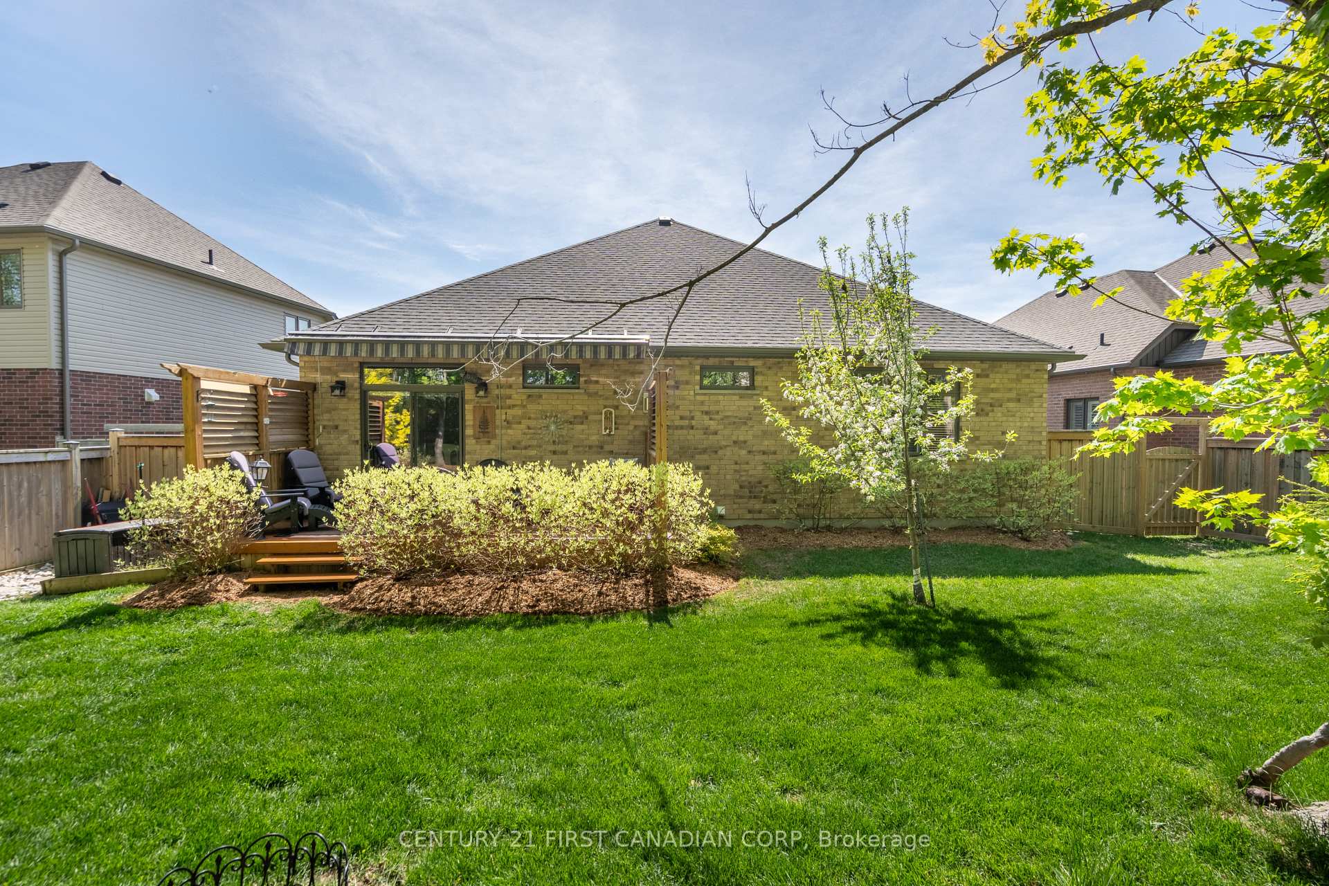 Photo 35 of 302 Songbird Lane, Middlesex Centre, Ilderton — HOMEH