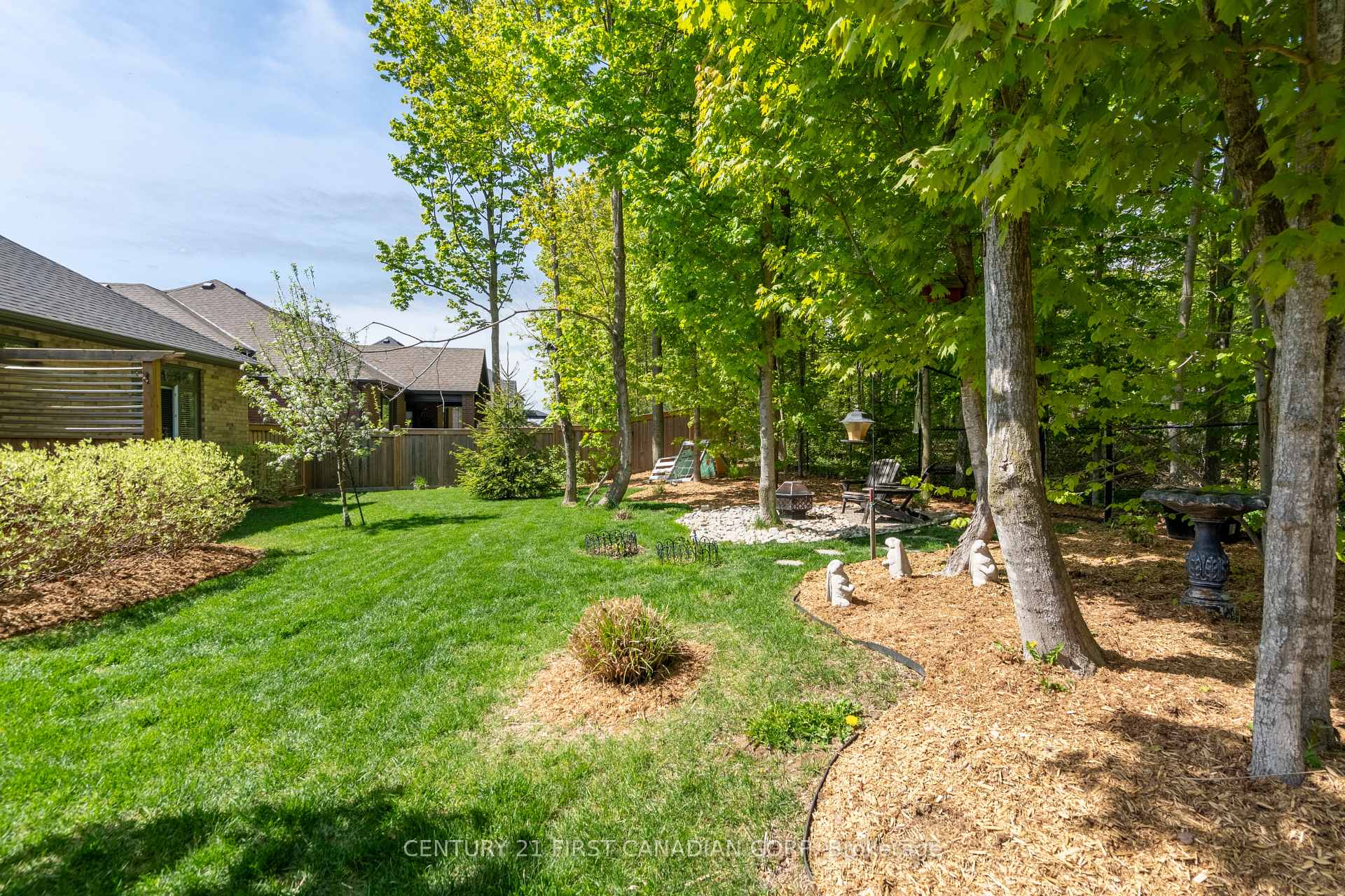 Photo 37 of 302 Songbird Lane, Middlesex Centre, Ilderton — HOMEH