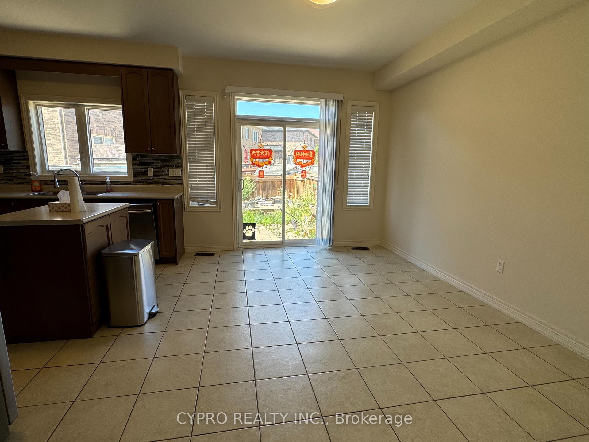 Photo 4 of 384 Wilfred Murison Avenue, Markham, Berczy — HOMEH