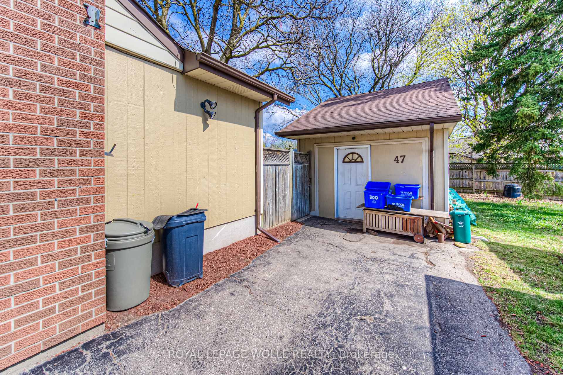 Photo 4 of 47 Belleview Avenue, Kitchener — HOMEH