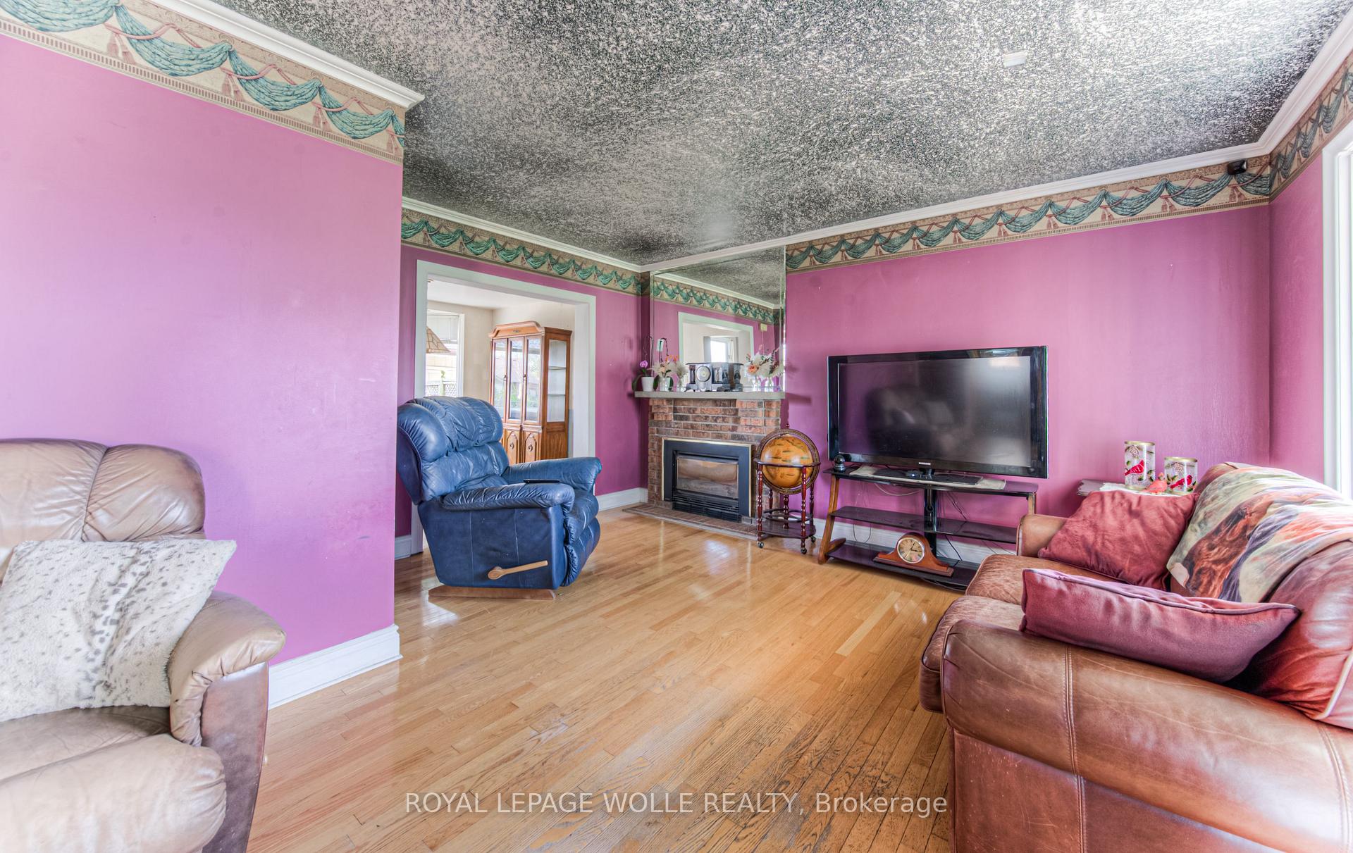 Photo 5 of 47 Belleview Avenue, Kitchener — HOMEH