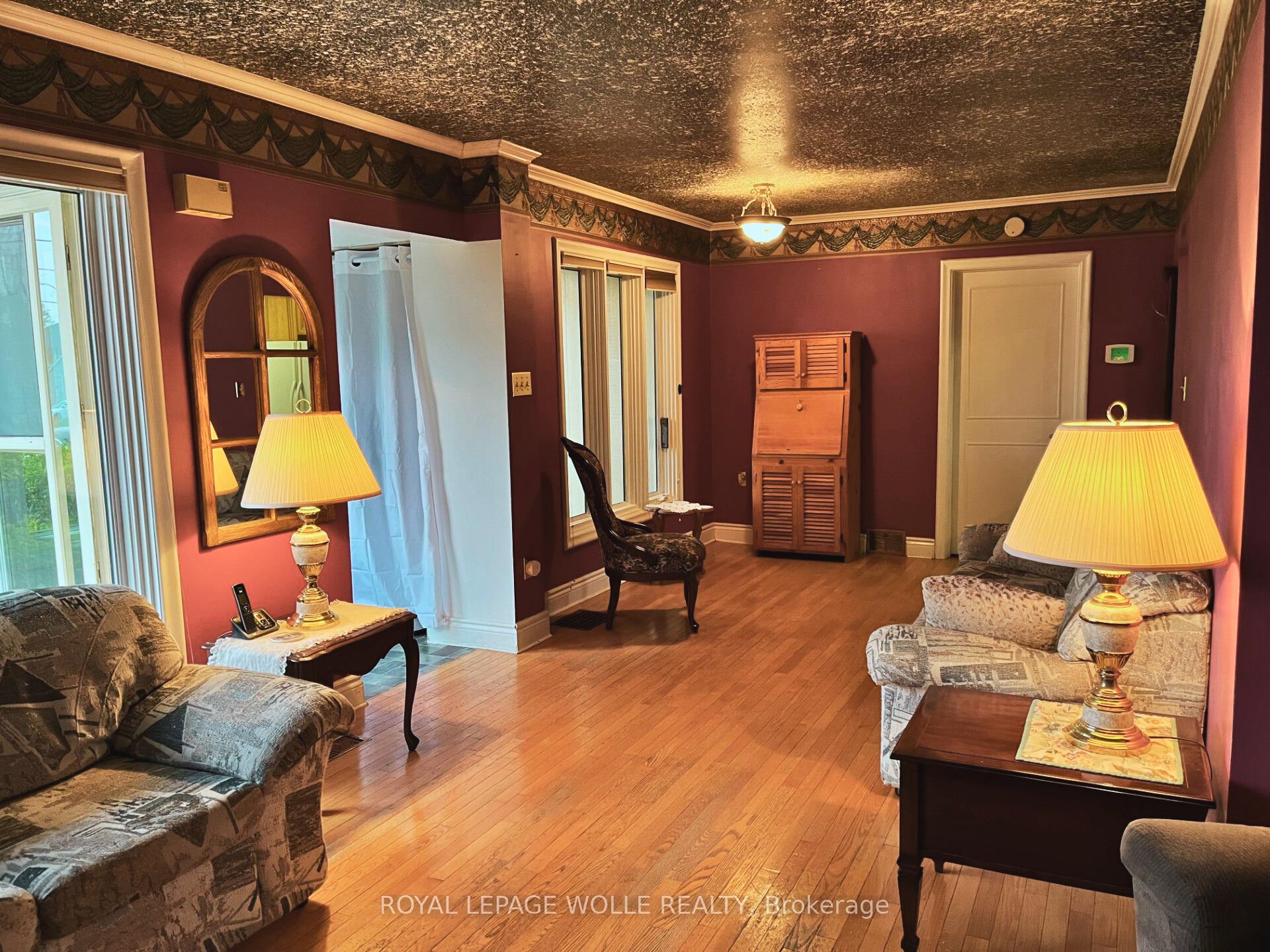 Photo 8 of 47 Belleview Avenue, Kitchener — HOMEH