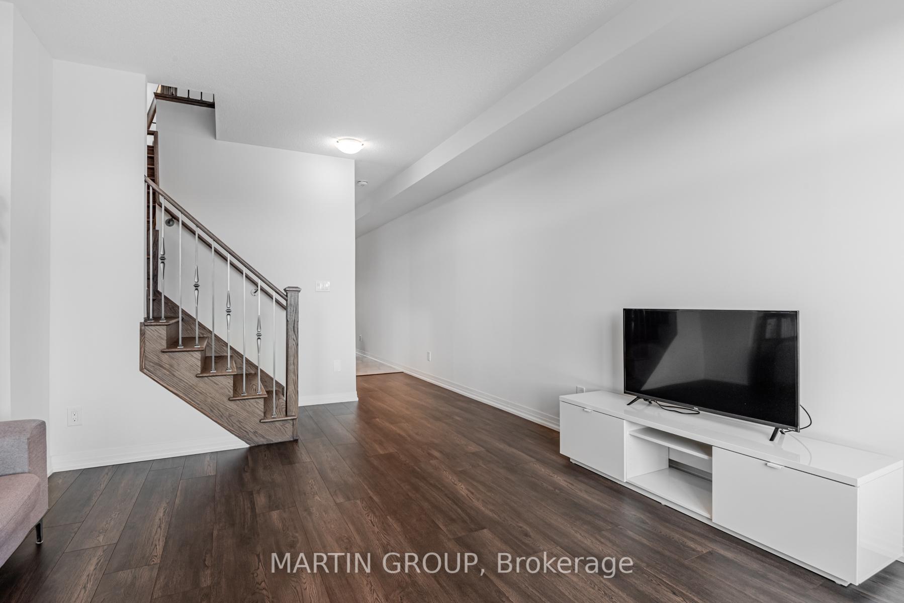 Photo 5 of 13 Carneros Way, Markham, Cedar Grove — HOMEH