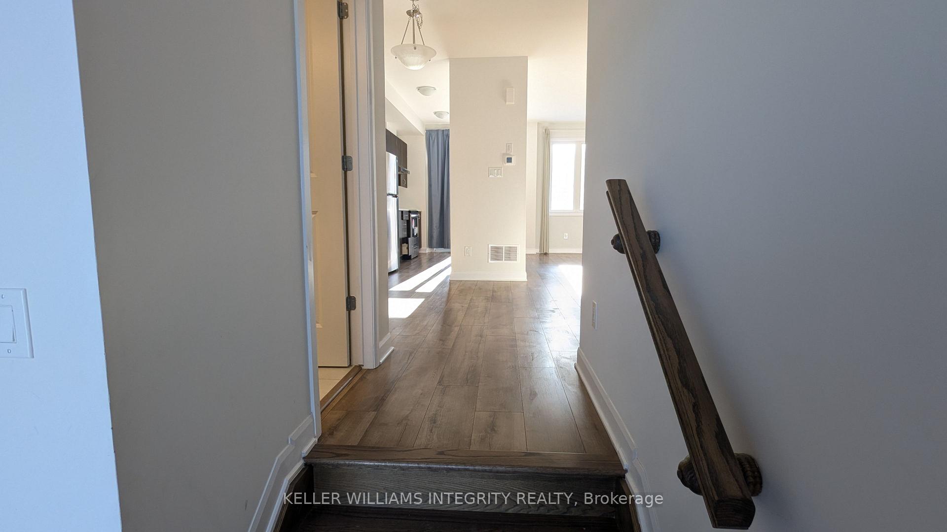Photo 5 of 513 Winterset Road S, Ottawa, Kanata - Kanata Lakes/Heritage Hills — HOMEH