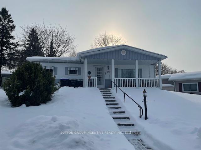 Photo 1 of 29 Flora Drive, Innisfil, Rural Innisfil — HOMEH