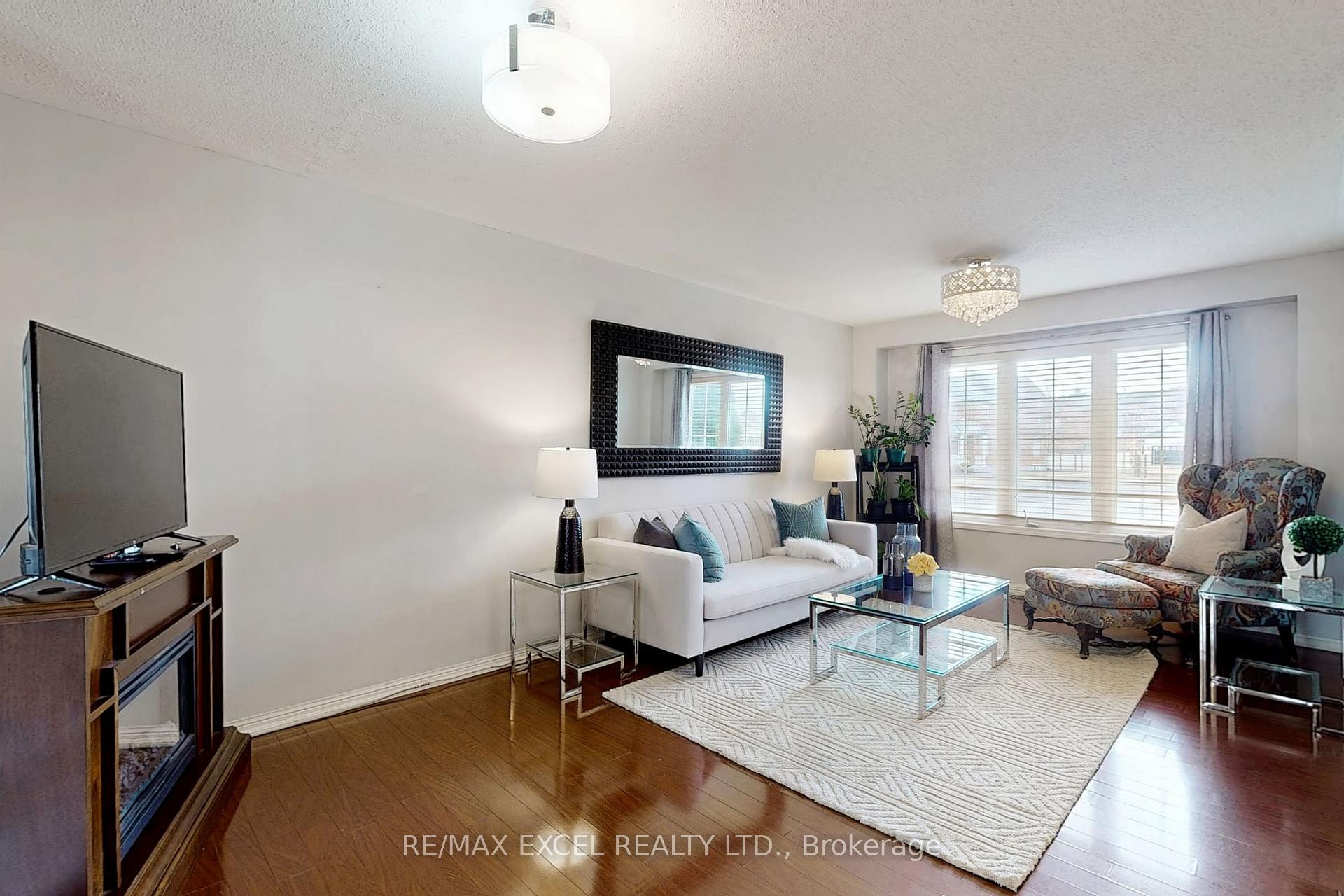Photo 4 of 52 Morning Dove Drive, Markham, Cornell — HOMEH
