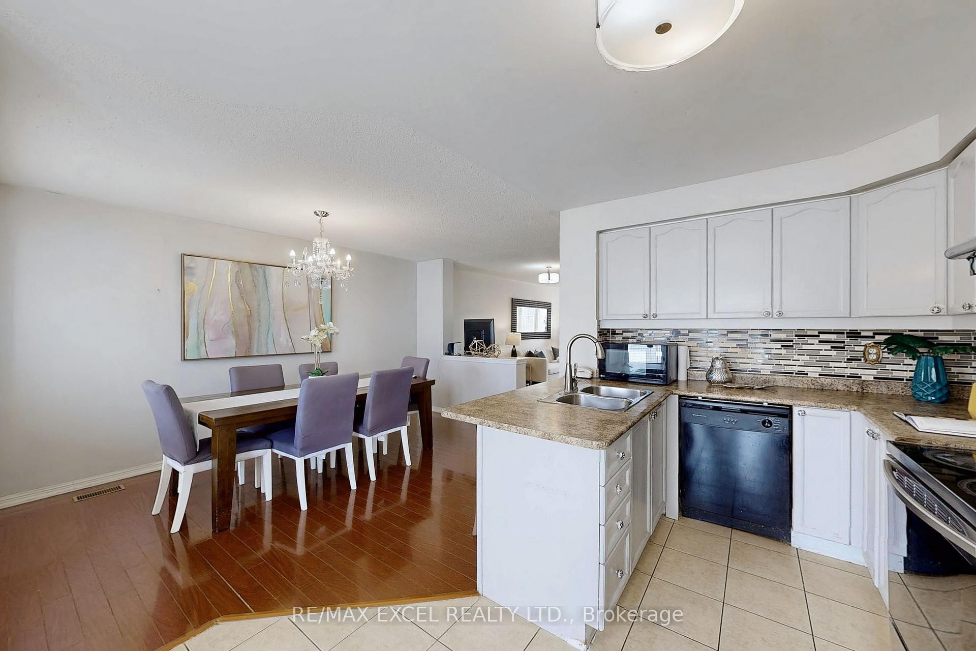 Photo 12 of 52 Morning Dove Drive, Markham, Cornell — HOMEH