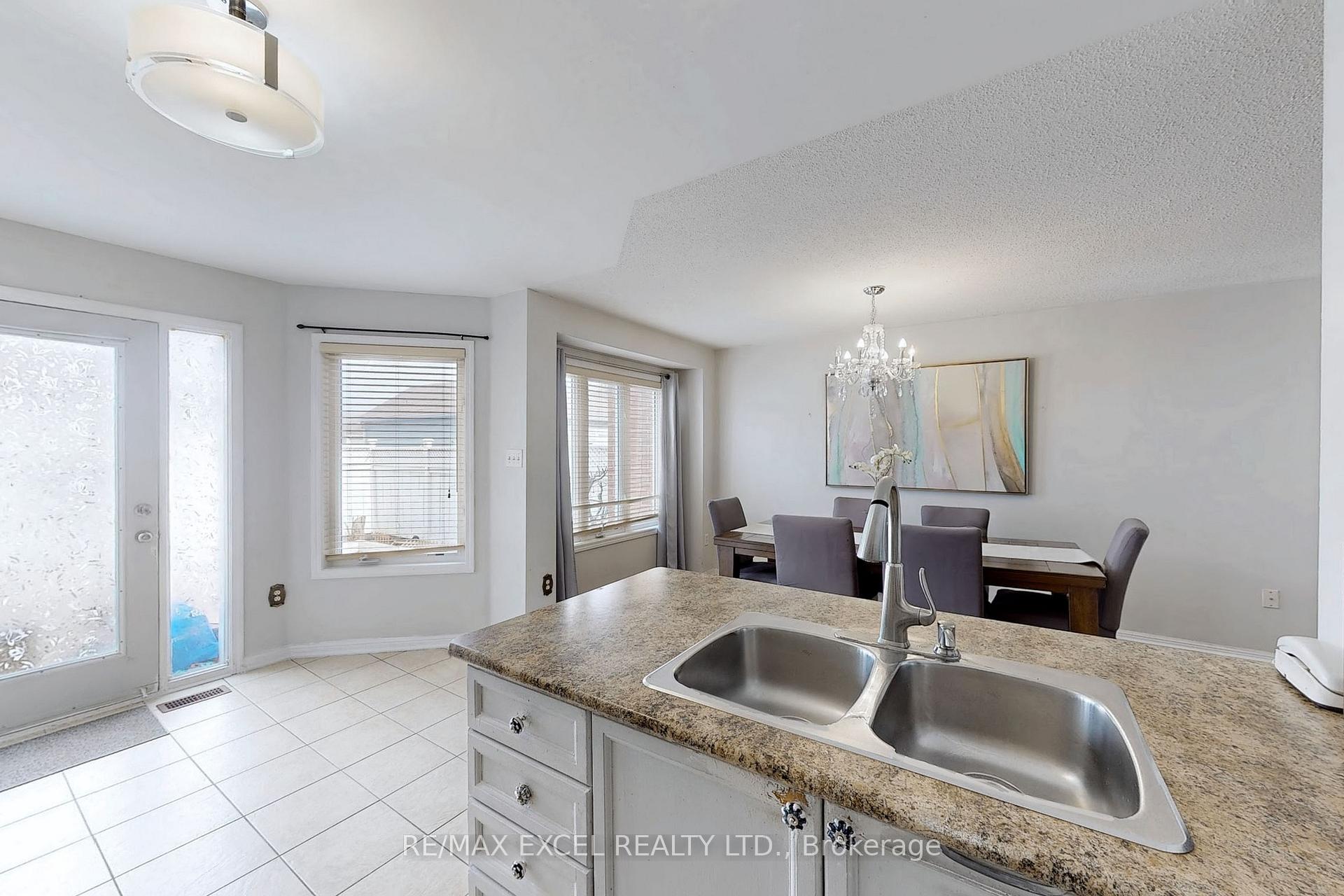 Photo 13 of 52 Morning Dove Drive, Markham, Cornell — HOMEH