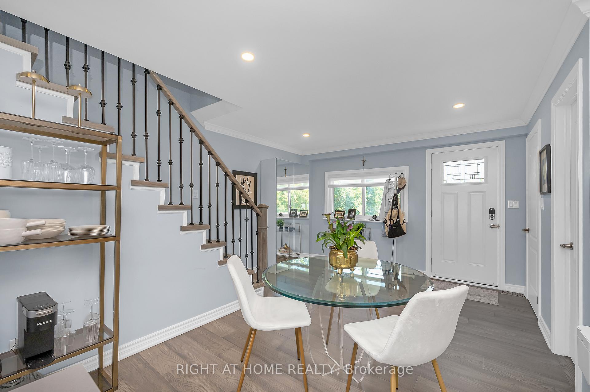 Photo 6 of 74 Seabreeze Crescent, Hamilton, Lakeshore — HOMEH