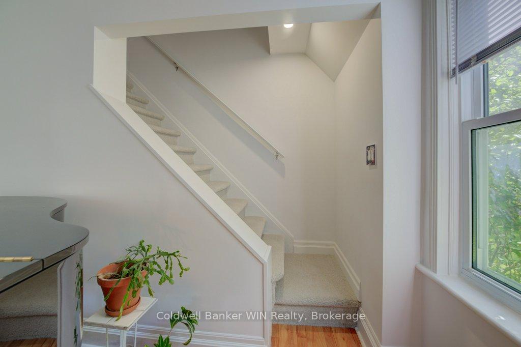 Photo 5 of 34 Clarke Street S, Minto — HOMEH
