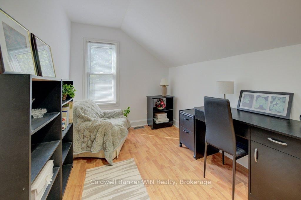 Photo 9 of 34 Clarke Street S, Minto — HOMEH