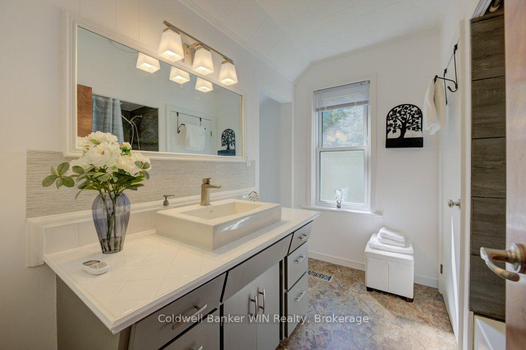 Photo 11 of 34 Clarke Street S, Minto — HOMEH