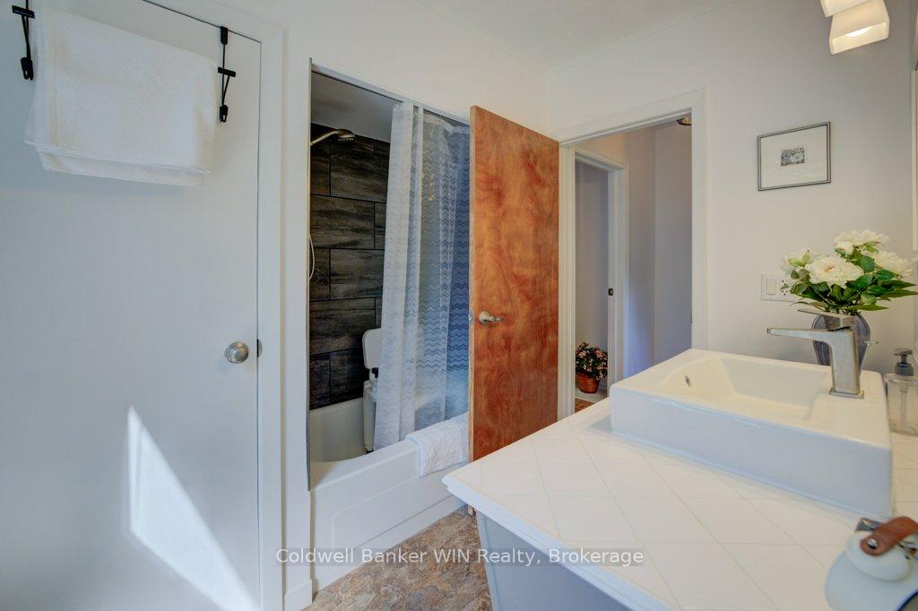 Photo 12 of 34 Clarke Street S, Minto — HOMEH