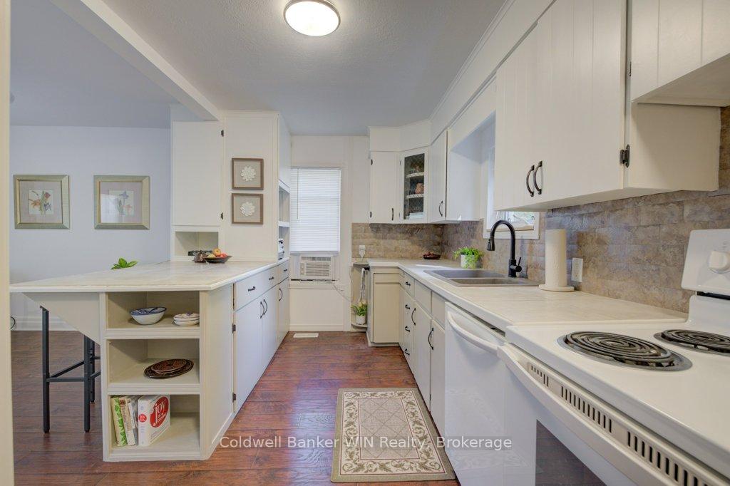 Photo 17 of 34 Clarke Street S, Minto — HOMEH