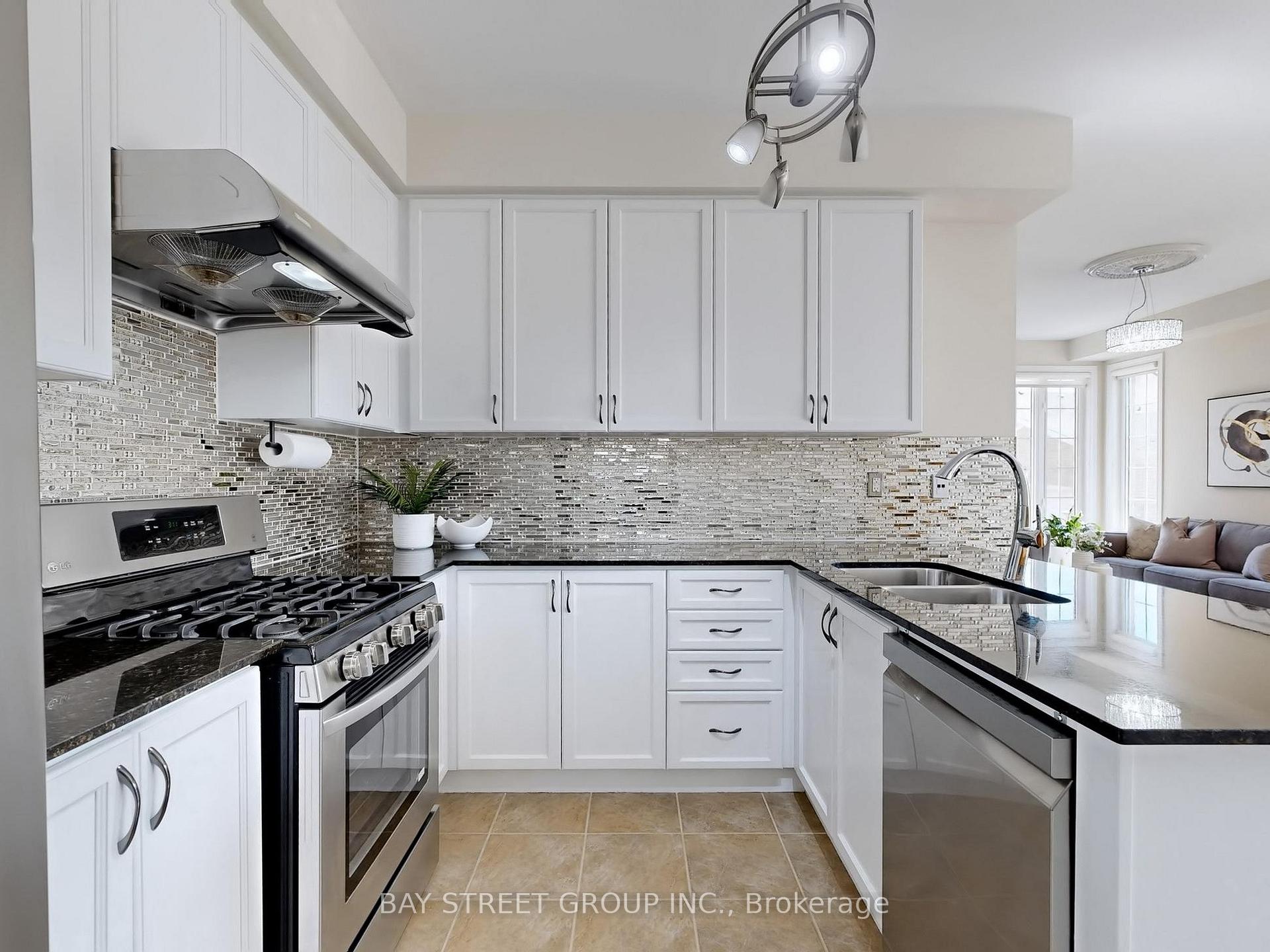 Photo 13 of 7 Windyton Avenue, Markham, Cornell — HOMEH