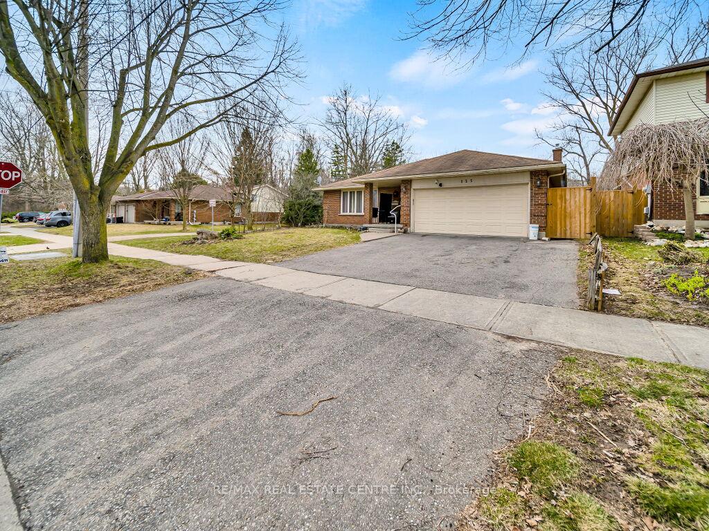 Photo 2 of 125 Biehn Drive, Kitchener — HOMEH