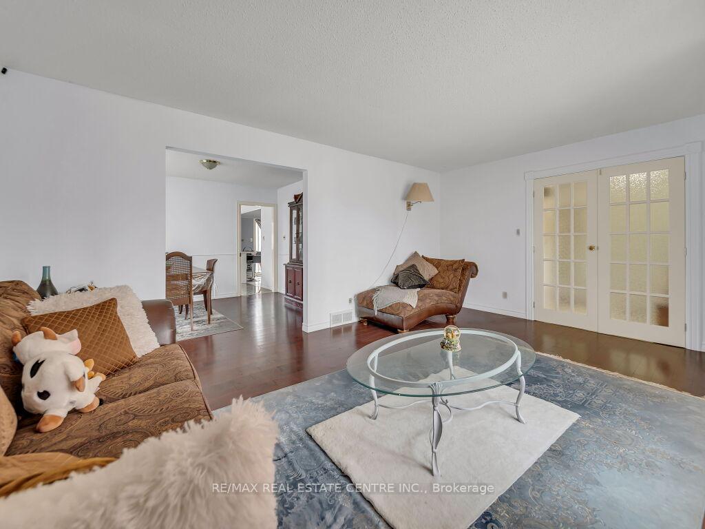 Photo 9 of 125 Biehn Drive, Kitchener — HOMEH