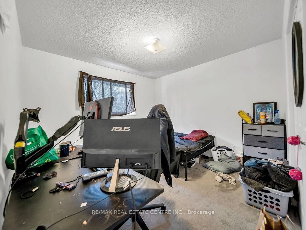 Photo 21 of 125 Biehn Drive, Kitchener — HOMEH