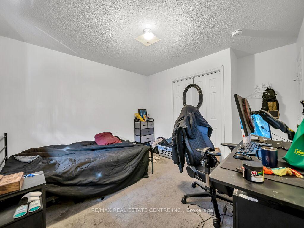 Photo 22 of 125 Biehn Drive, Kitchener — HOMEH