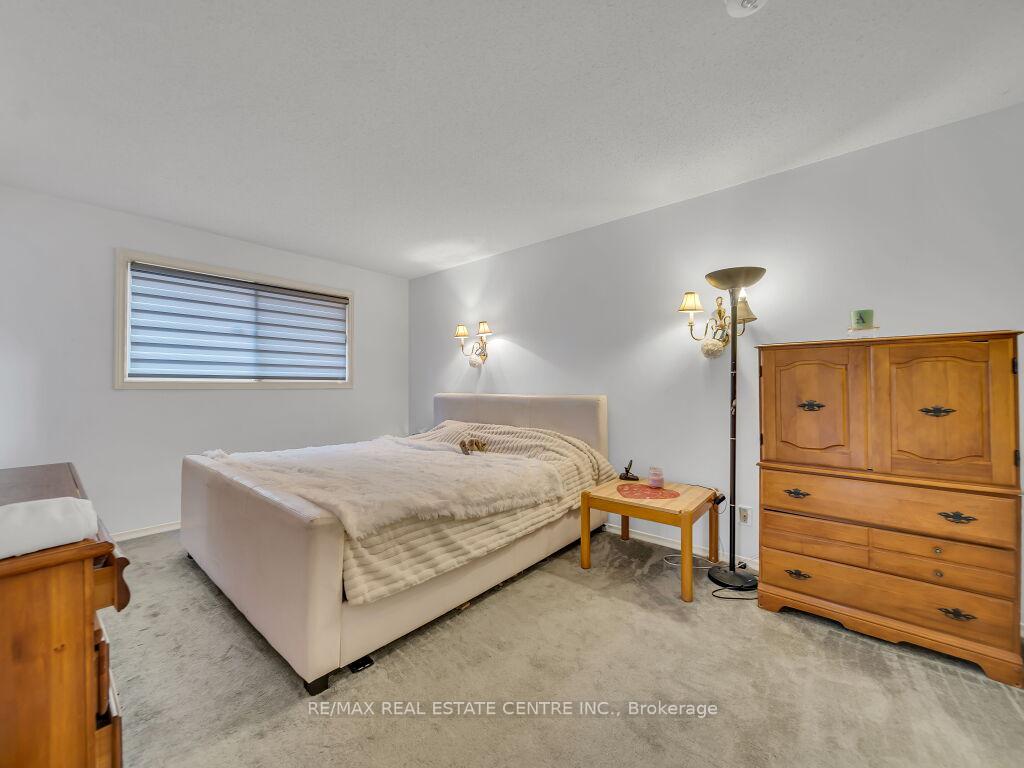 Photo 24 of 125 Biehn Drive, Kitchener — HOMEH