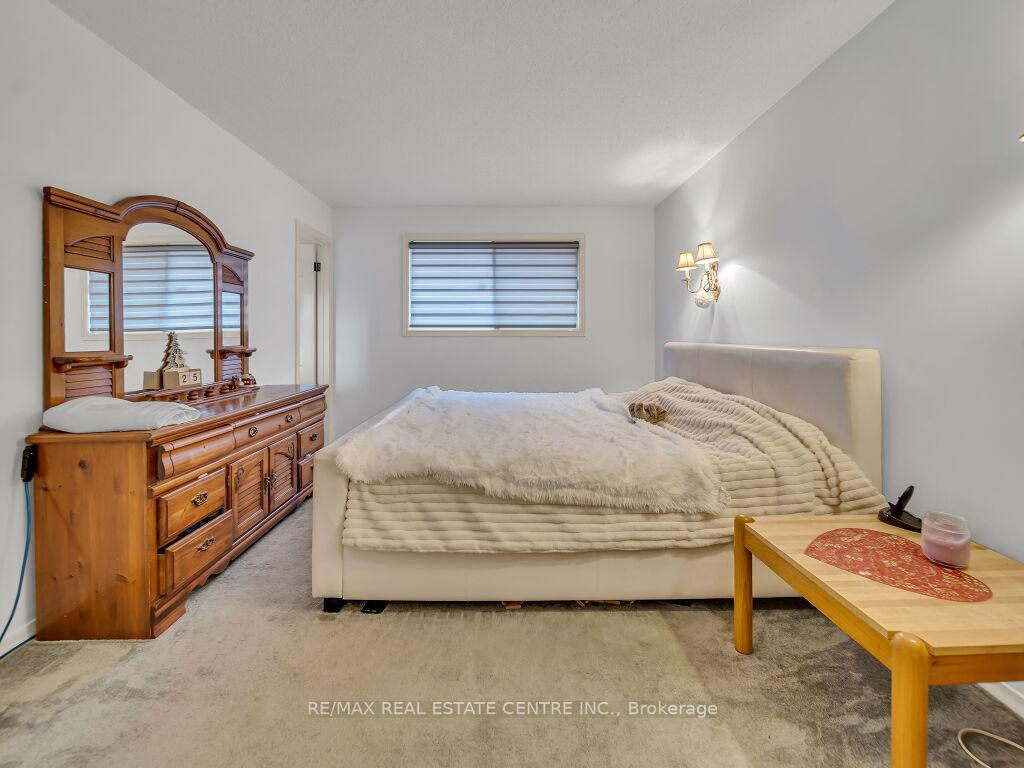 Photo 25 of 125 Biehn Drive, Kitchener — HOMEH