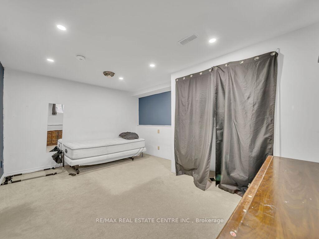 Photo 31 of 125 Biehn Drive, Kitchener — HOMEH