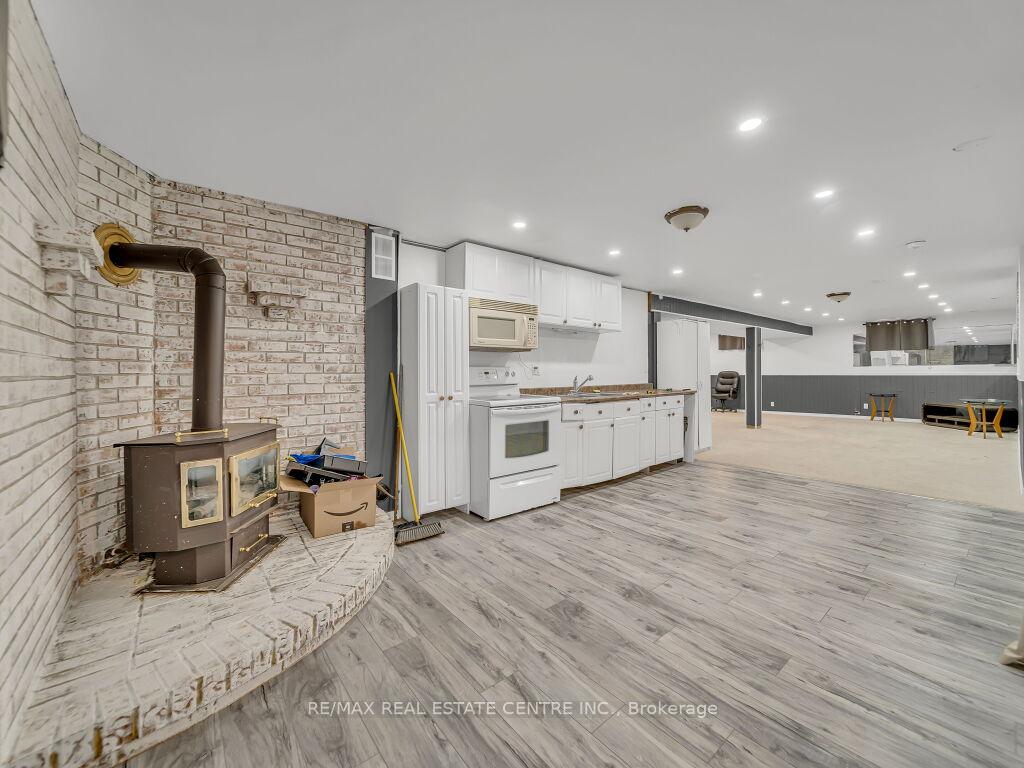 Photo 34 of 125 Biehn Drive, Kitchener — HOMEH