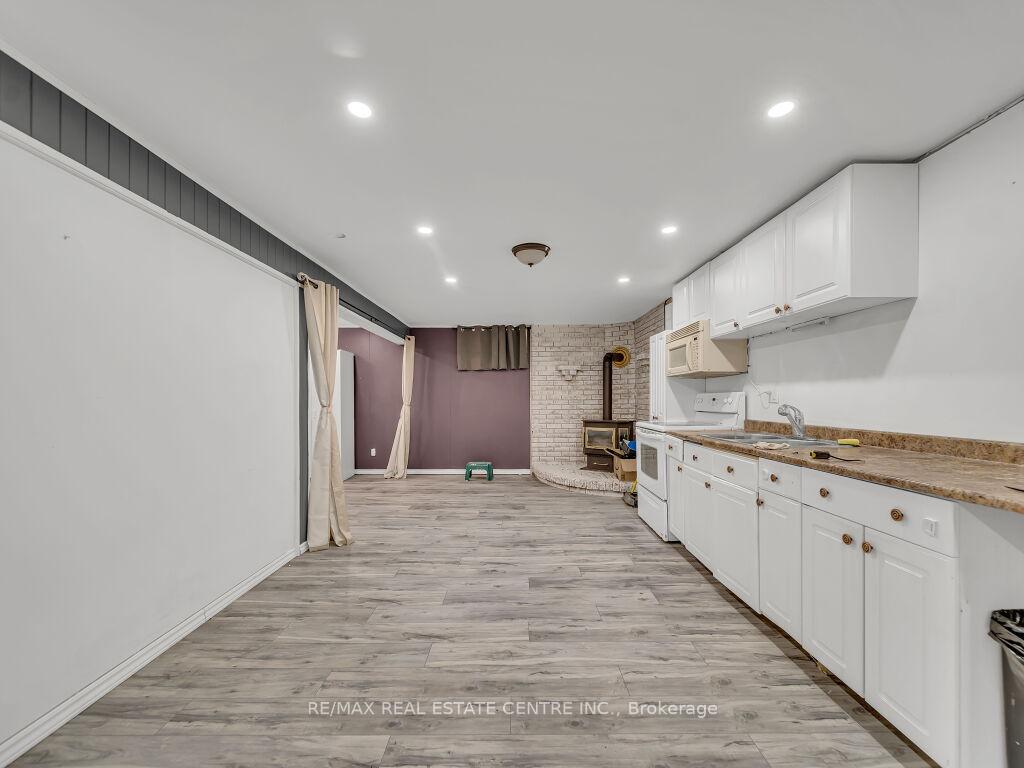 Photo 35 of 125 Biehn Drive, Kitchener — HOMEH